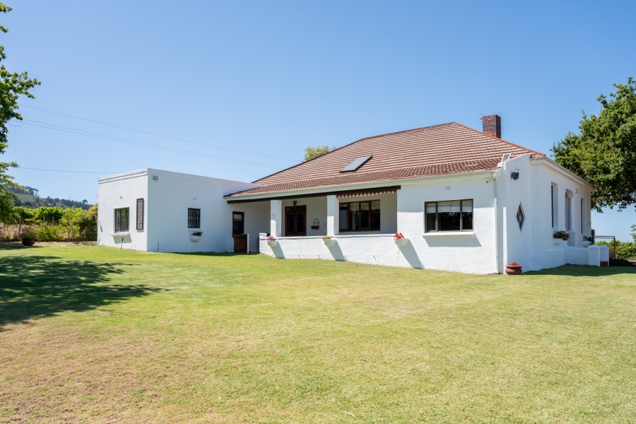 6 Bedroom Property for Sale in Stellenbosch Farms Western Cape